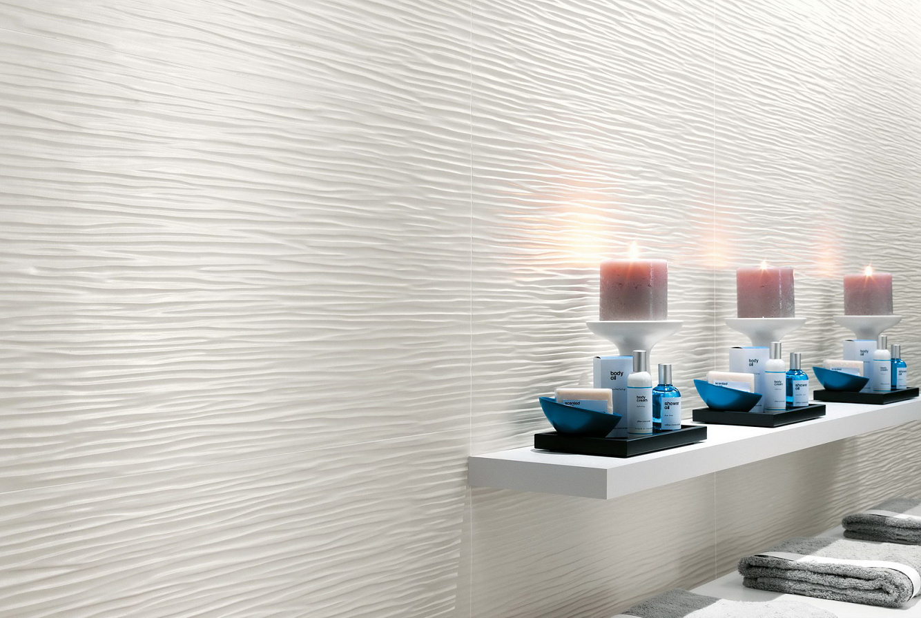Тонкие волны плитки 3D WALL DESIGN WAVE характеризуют трехмерную керамическую поверхность, напоминающую собранную в складки ткань.